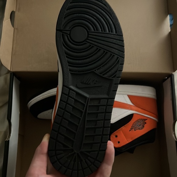 COPY - Air Jordan 1 Mid Shattered Backboard - Picture 6 of 8